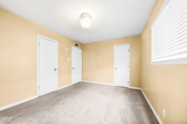 Building Photo - 5656 Kensington Cir