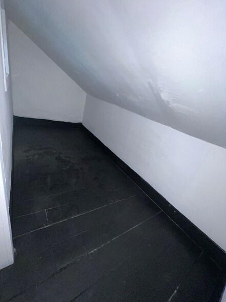 Building Photo - 37 Harmony St