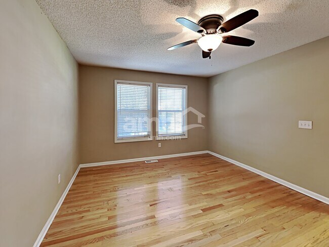 Building Photo - 4001 Mantua Way