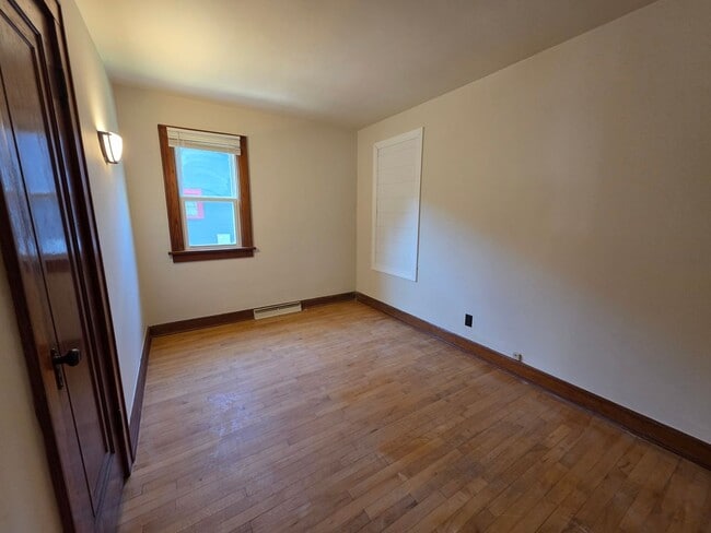 Building Photo - 53 E 14th St