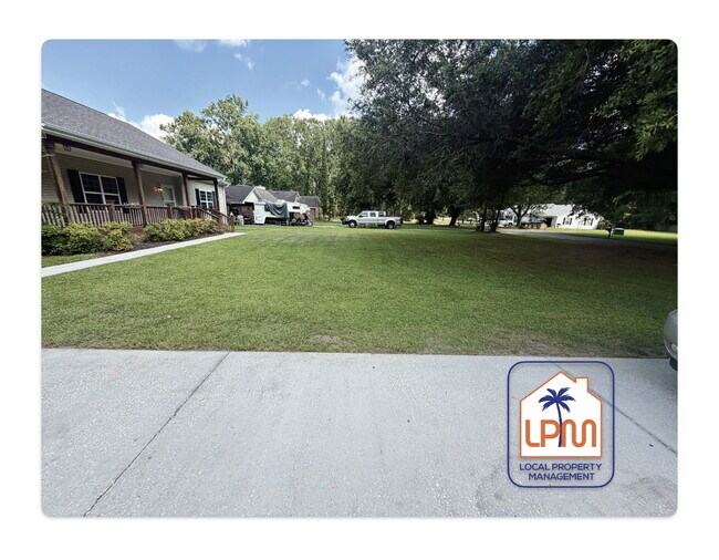 Building Photo - Spacious 3-Bed Retreat with Granite Kitchen & Cozy Fireplace