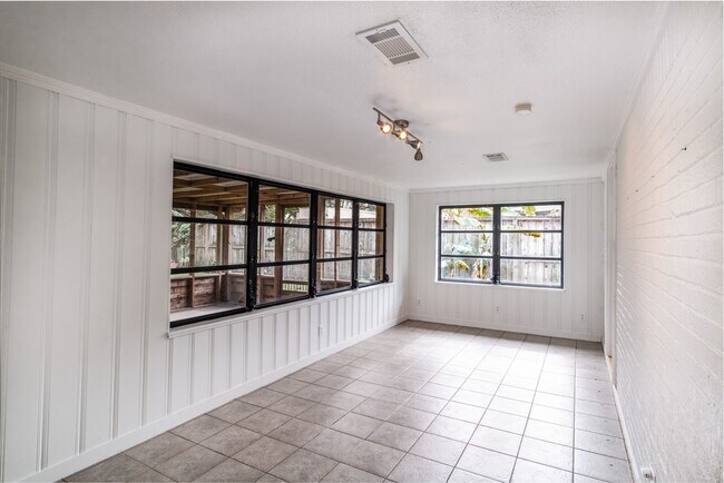 Building Photo - 3014 Attridge Rd