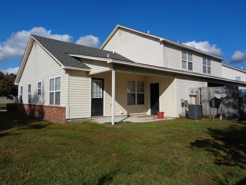 Building Photo - 4062 Cedars Pkwy