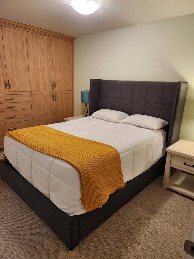 West Bedroom - 4465 Ocean Blvd
