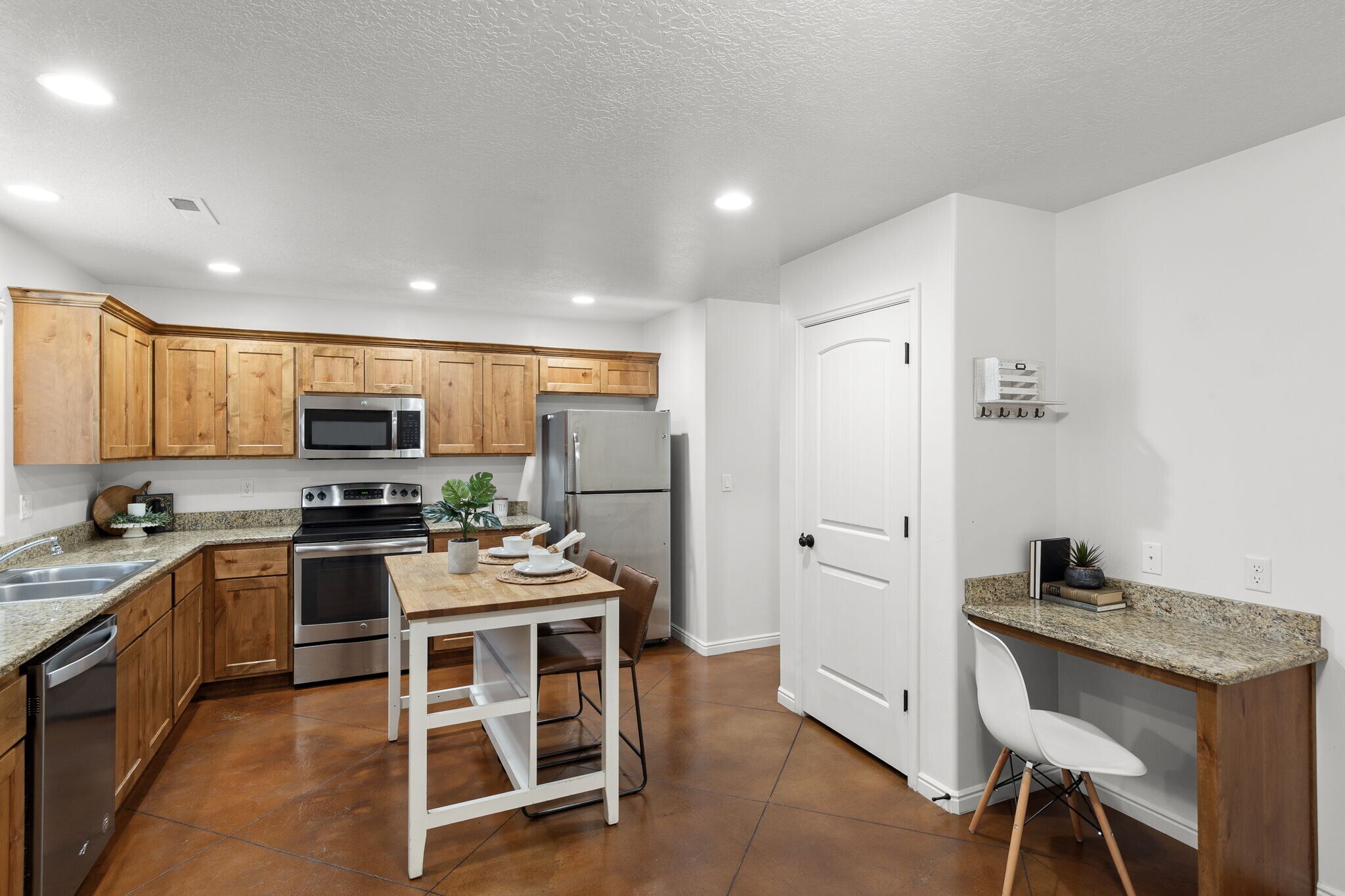 Building Photo - 2801 E 450 N