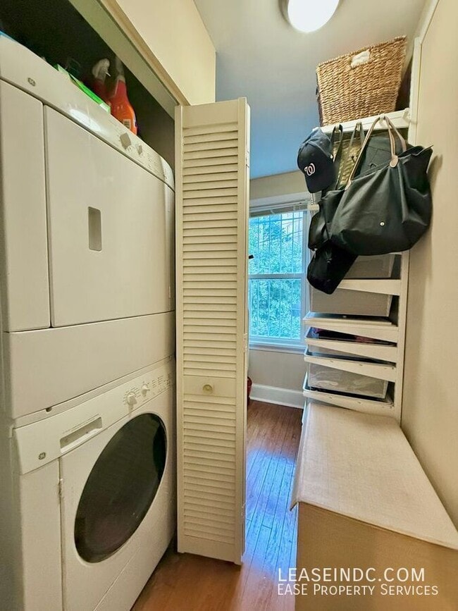 Building Photo - 2323 17th St NW