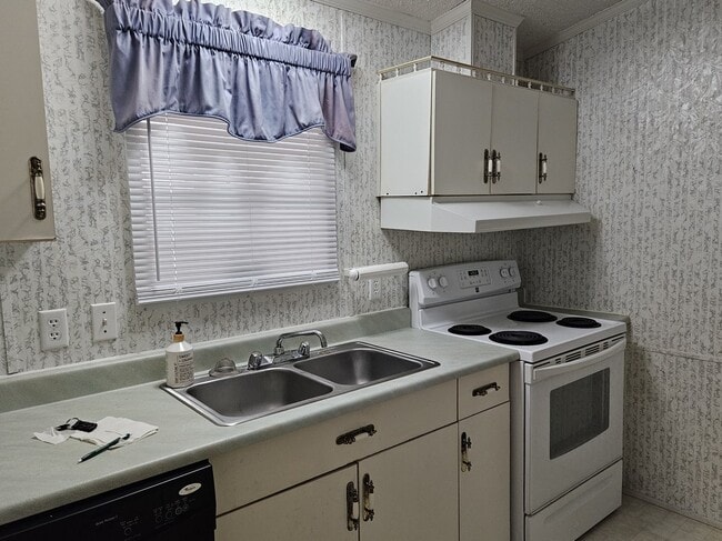 Building Photo - 9308 Seabright Ave