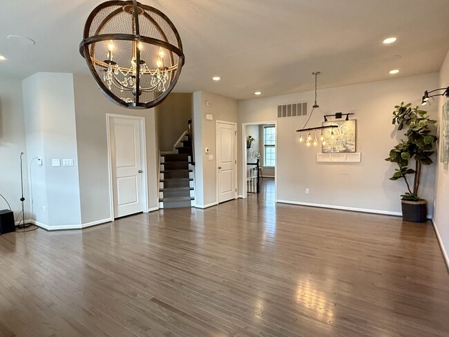 Building Photo - 2731 S Spurway Dr