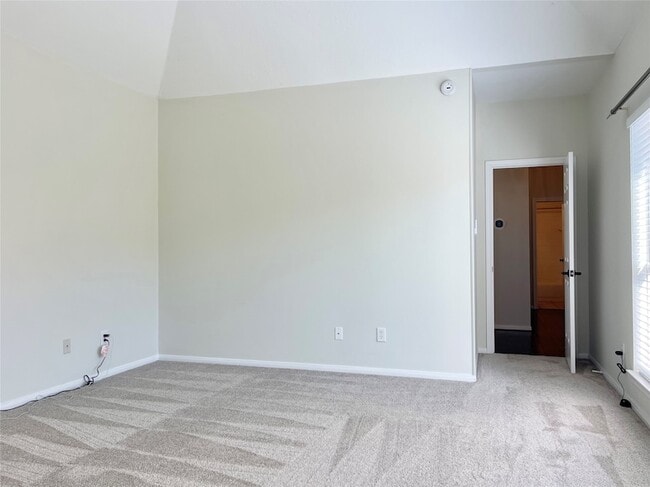 Building Photo - 4630 Jaymar Dr