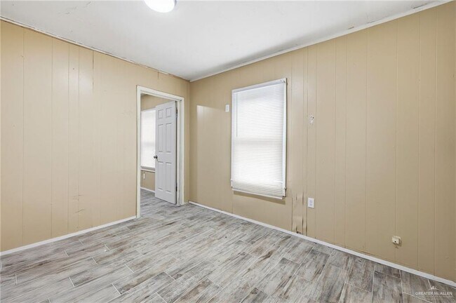 Building Photo - 11 N 20th St