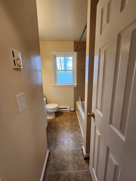 Building Photo - 1104 River Ct