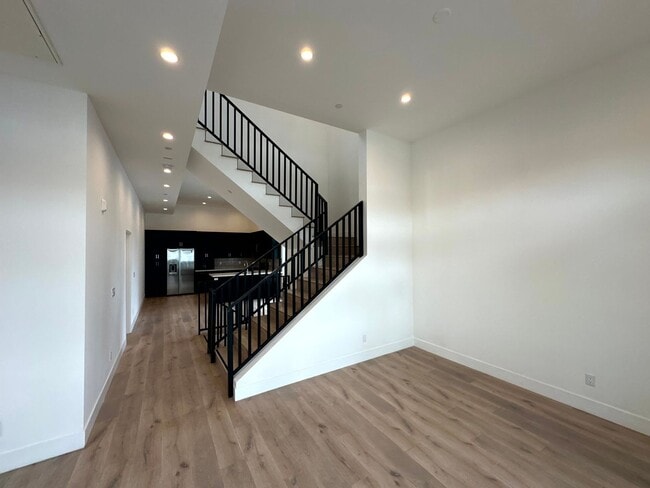 Building Photo - Beautiful Modern Luxury 4 Story Townhome -...