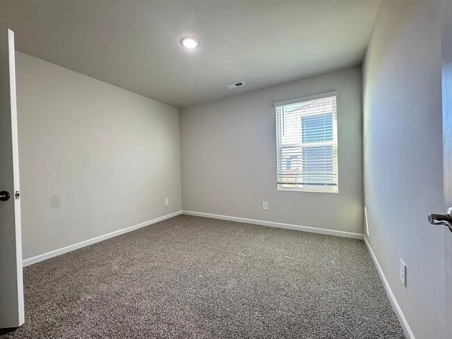 Building Photo - 4 Bedroom Single Family for Rent