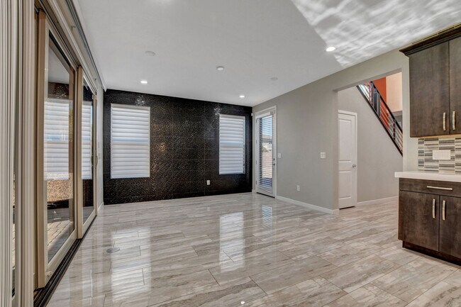 Building Photo - 6005 Andezano Dr