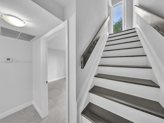 Building Photo - 670 NW 85th Pl