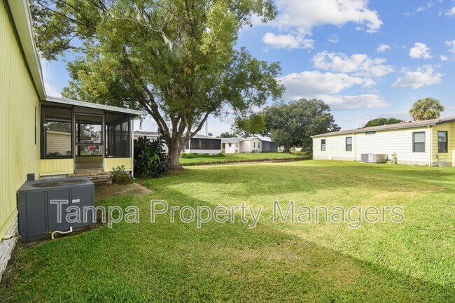 Building Photo - 201 Country Ln