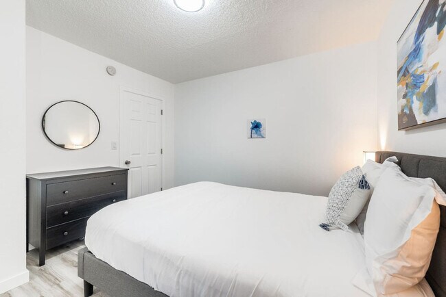 Building Photo - 1816 S G St