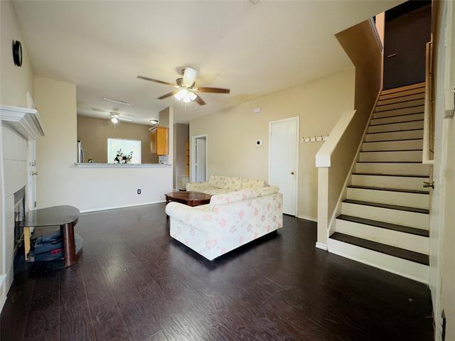 Building Photo - 3838 Brandon Park Dr