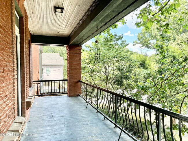 Building Photo - 1402 S 6th St