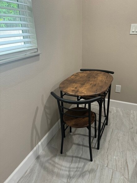 Building Photo - 869 Honolulu Woods Ln