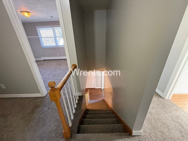 Building Photo - Spacious 6-Bedroom Home with Pool & Multiple Fireplaces – Great Northside Location!