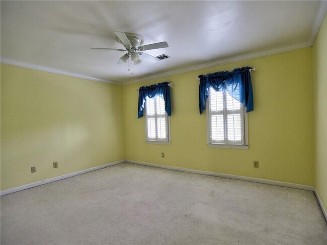 Building Photo - 2101 Mark Hall Ct NE