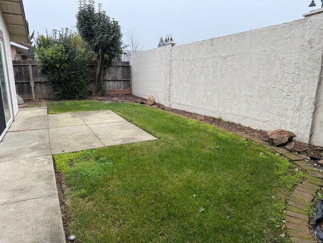 Building Photo - Beautiful Westside Duplex