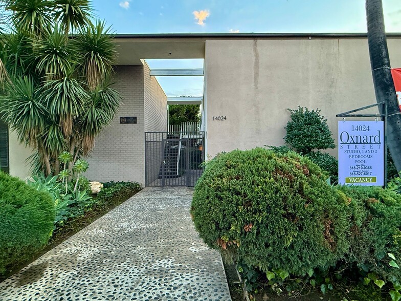 Building Photo - LOVELY 1BED Near Valley College! -- GREAT LOCATION!!! $1,000 Deposit (OAC)