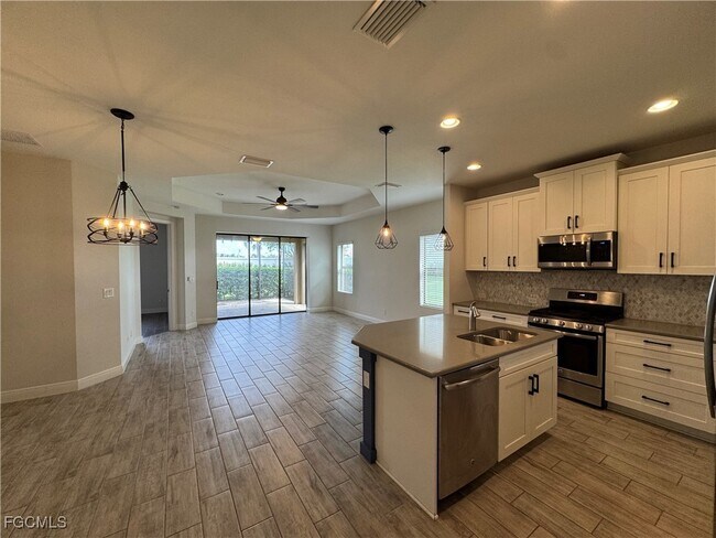 Building Photo - 4550 Mystic Blue Wy