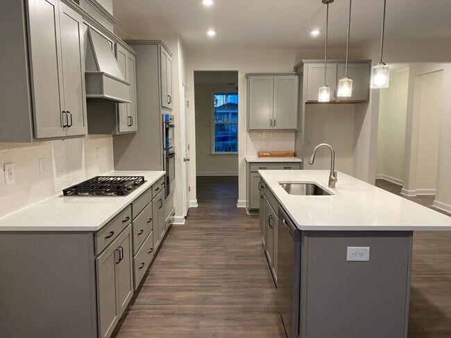 Building Photo - Spacious 4BR House in Clayton