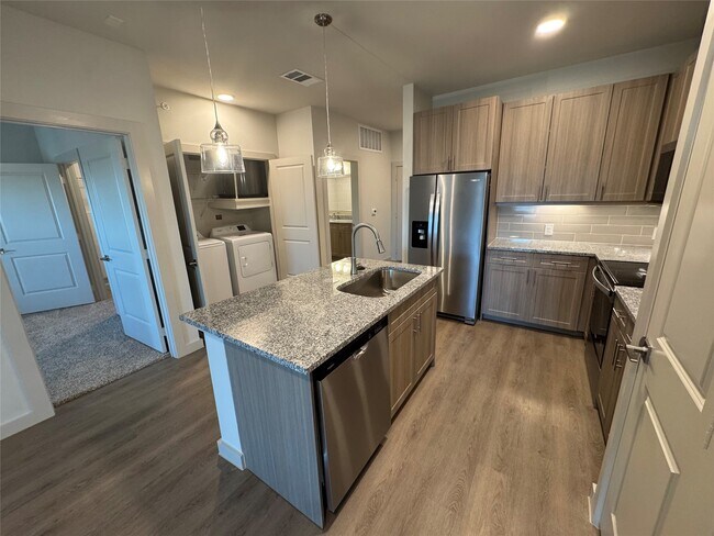 Building Photo - 6000 Jones Rd