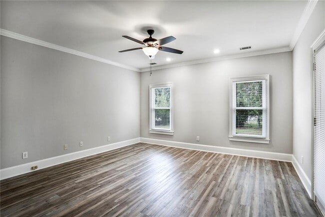 Building Photo - 6310 Chestnut Pkwy