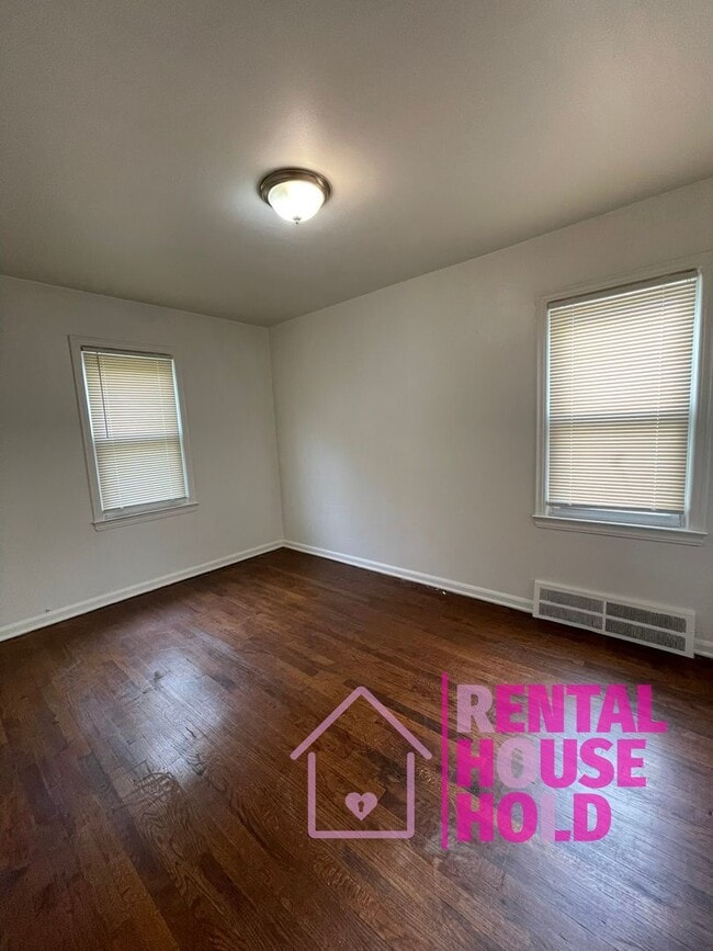Building Photo - 3-Bedroom 1-Bath Single Family Home Locate...