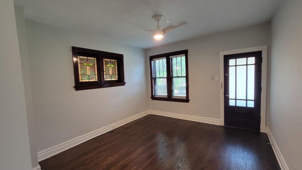 Building Photo - 5537 Holly Hills Ave