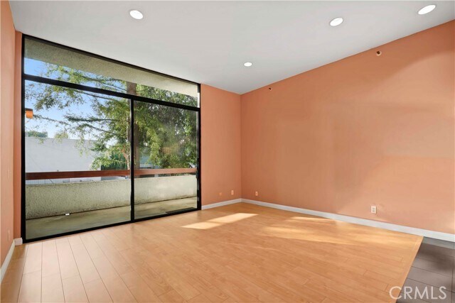 Building Photo - 500 E Del Mar Blvd