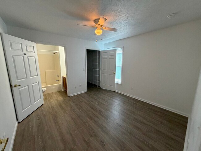 Building Photo - 9123 Laird St