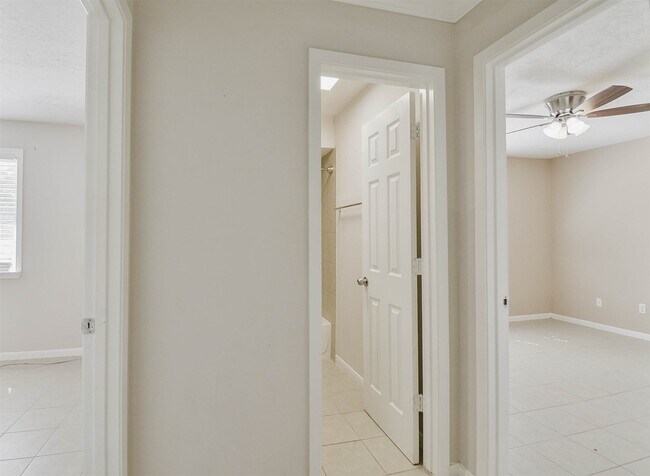 Building Photo - 3 Magnolia Ln