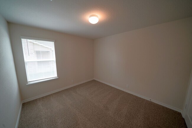 Building Photo - Newly Built Home in Red River Ranch Neighborhood of Cibolo, TX Realtor Commission: $500