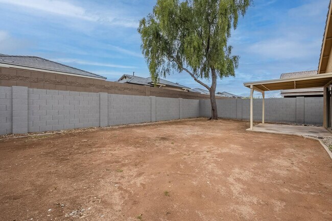 Building Photo - 338 N 152nd Dr