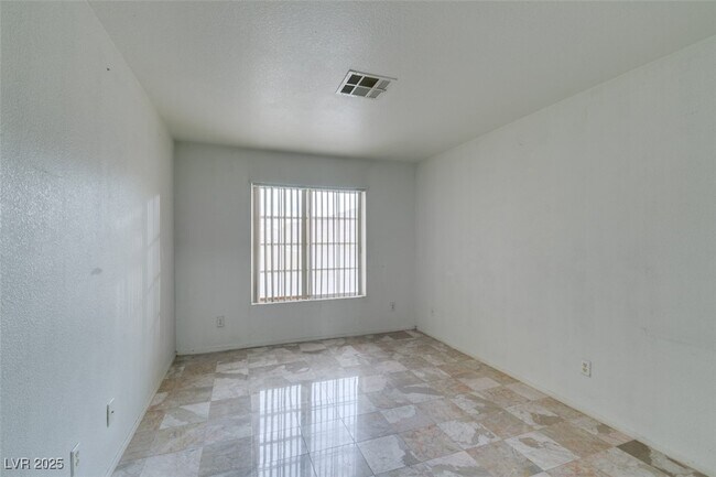 Building Photo - 48 Belle Essence Ave