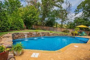 Building Photo - 1706 NW Autumn Ave