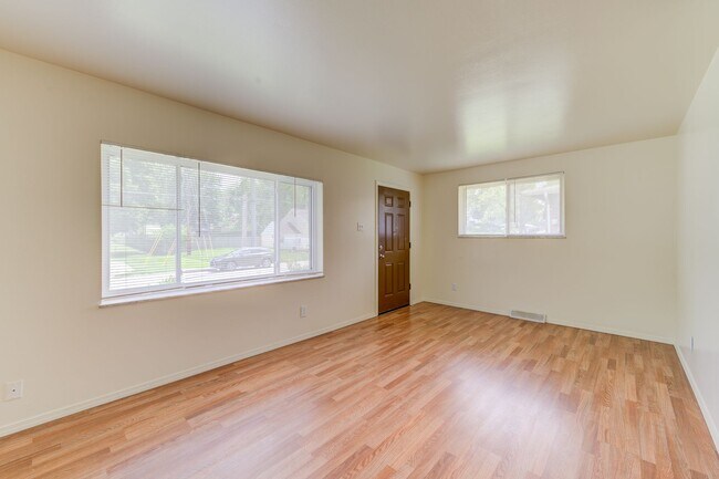 Building Photo - 3937 Jane Ave
