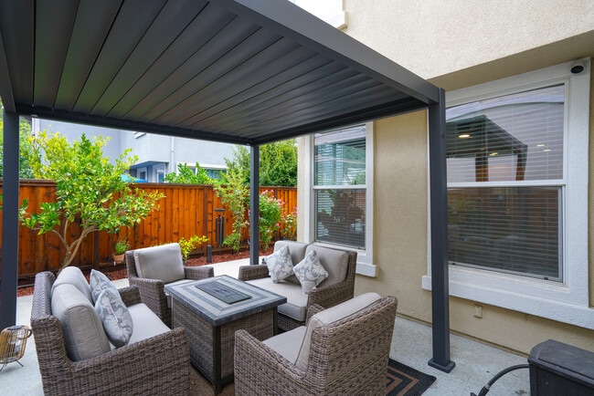 Building Photo - 5884 Cedarwood Cmn