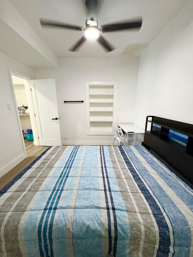 Building Photo - 1845 E Monroe St