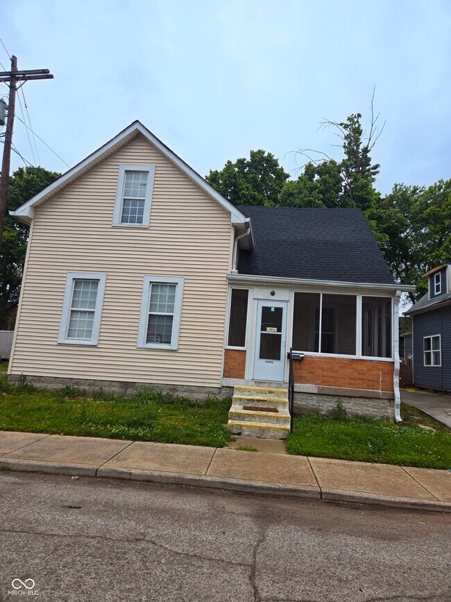 Primary Photo - 352 W 28th St