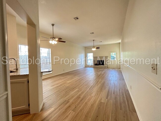 Building Photo - For Lease | South Tulsa - Union Schools | $1800 Rent