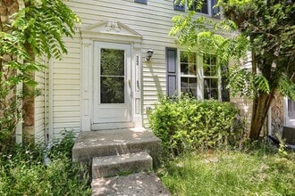 Building Photo - Contemporary Living At It's Finest in Lovely Owings Mills!!