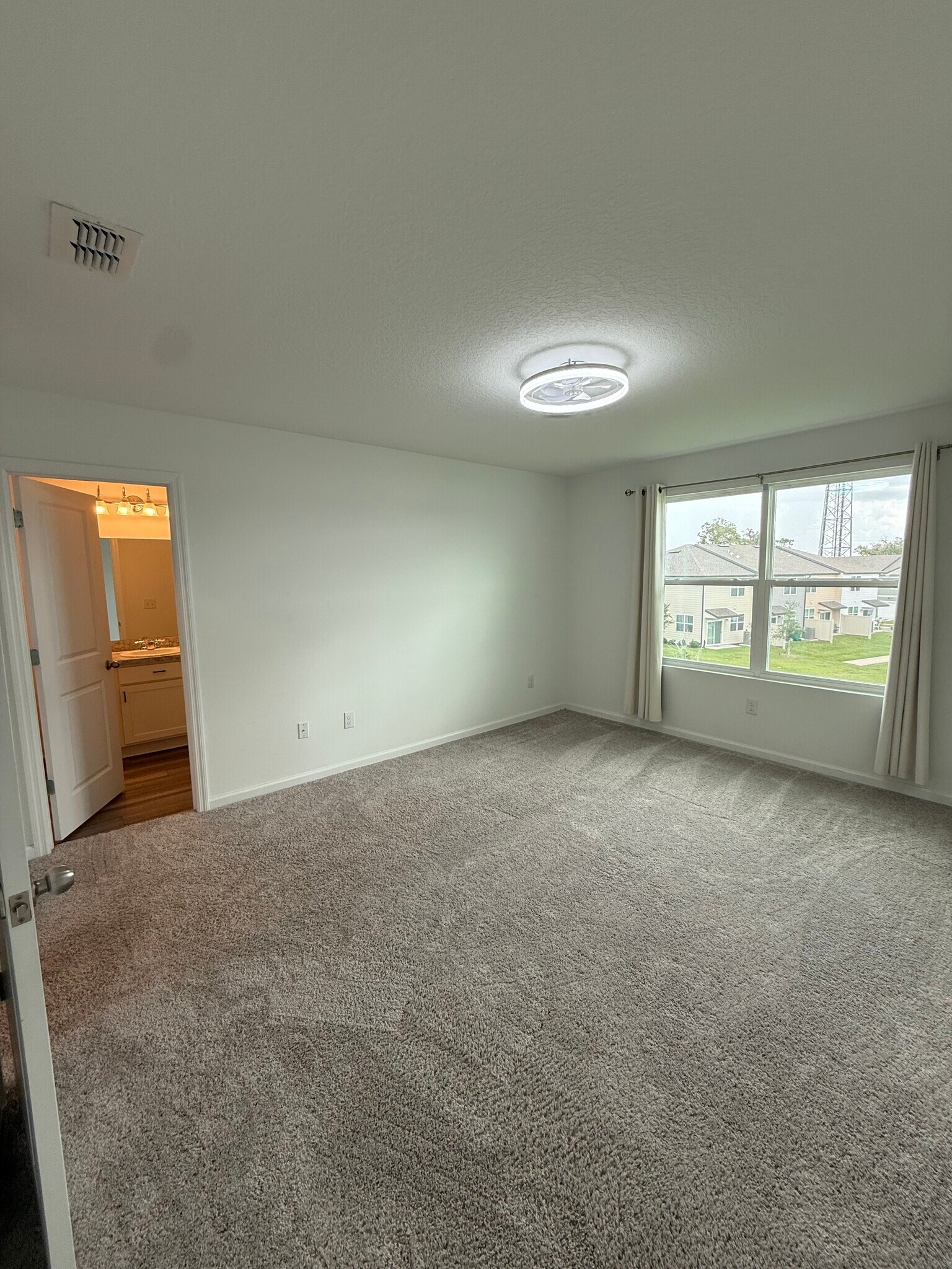 Master room - 6206 Daerr Ridge St