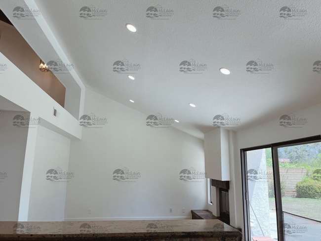 Building Photo - Shadowridge  Gorgeous 3 Bedroom Home In Desirable Neighborhood / Vista