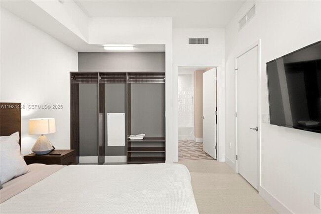 Building Photo - 159 NE 6th St